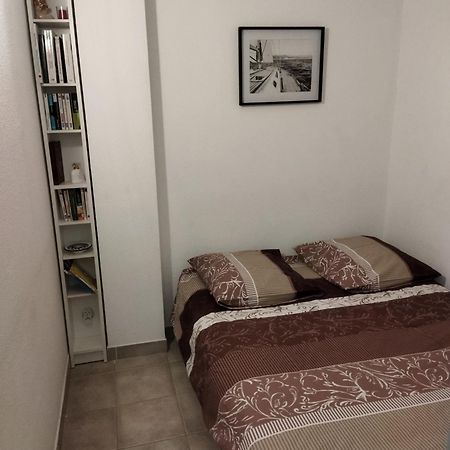 Sanary Sur Mer Appartement 30M2 T2 Avec Terrasse Piscine 10Min A Pied De La Plage Zewnętrze zdjęcie