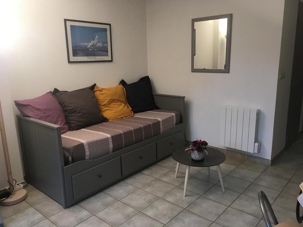 Sanary Sur Mer Appartement 30M2 T2 Avec Terrasse Piscine 10Min A Pied De La Plage Zewnętrze zdjęcie