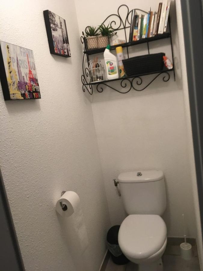 Sanary Sur Mer Appartement 30M2 T2 Avec Terrasse Piscine 10Min A Pied De La Plage Zewnętrze zdjęcie