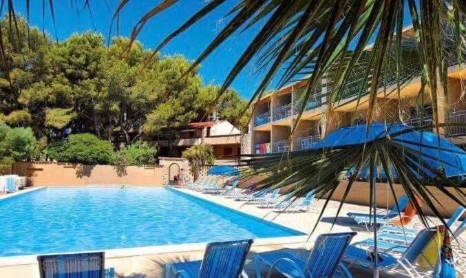Sanary Sur Mer Appartement 30M2 T2 Avec Terrasse Piscine 10Min A Pied De La Plage Zewnętrze zdjęcie